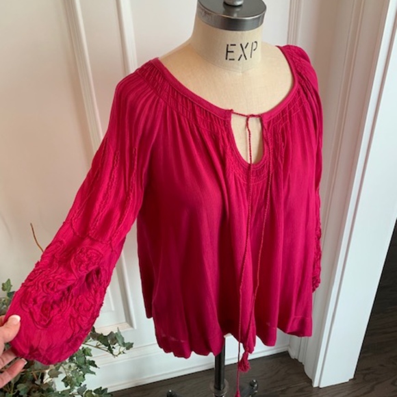 Max Studio Tops - Max Studio NWT Women's Lantern Sleeves Top